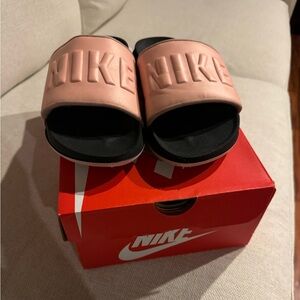 Nike women’s off court slides